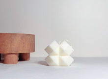 Load image into Gallery viewer, Lola