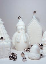 Load image into Gallery viewer, Snowman Candle