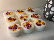 Load image into Gallery viewer, Praline Crème Wax Melts

